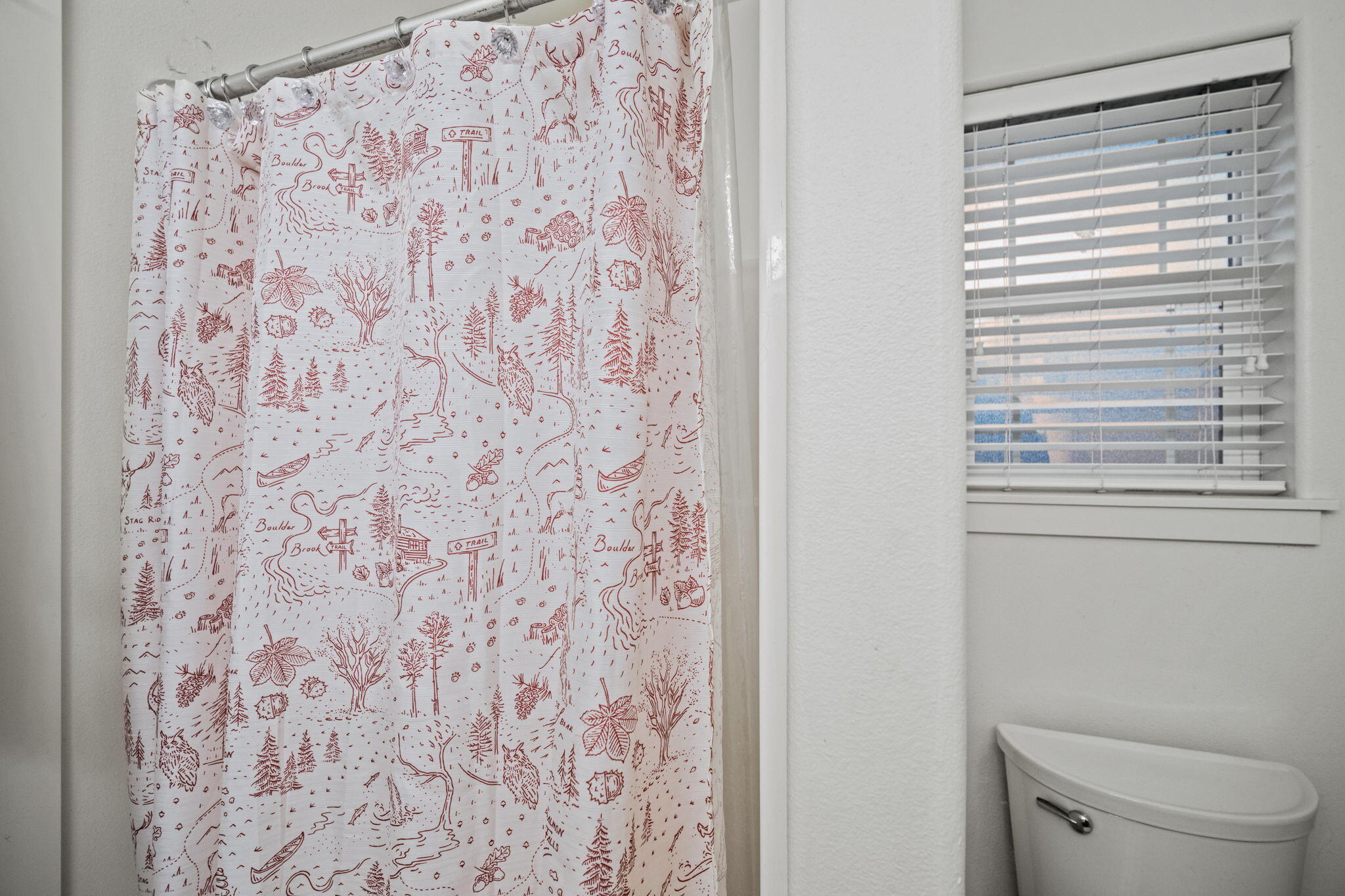 62716 Larkview Road Bend, OR 97701 - Photo 24 of 33 Primary Bathroom