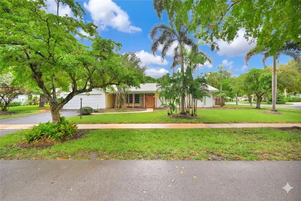 $675,000 | 600 Petunia Drive, Plantation, FL 33317