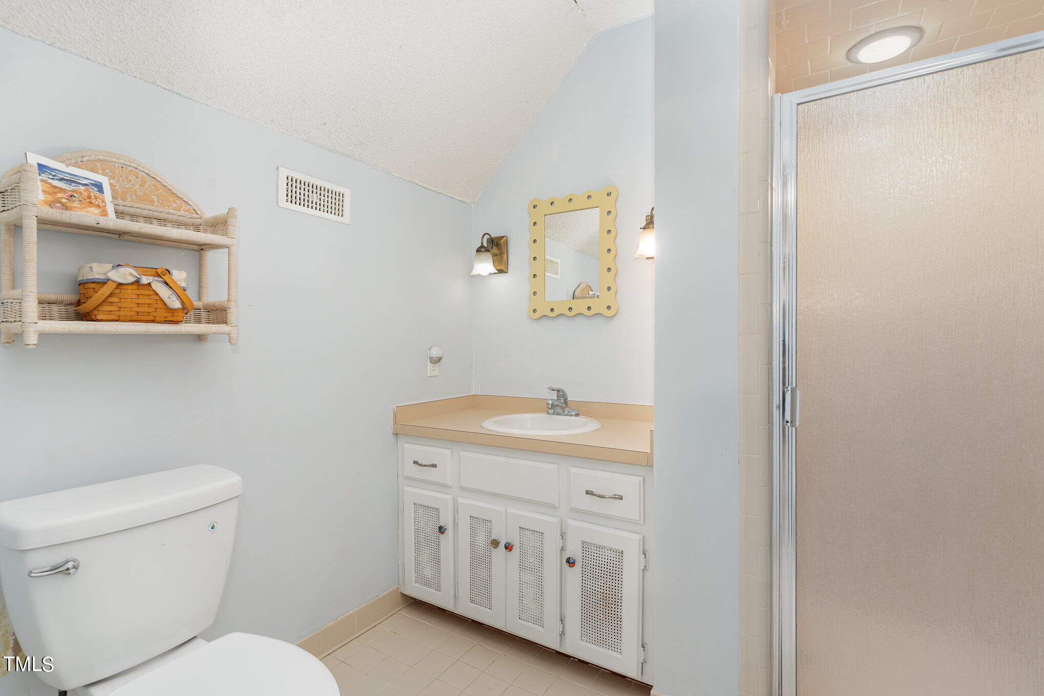 609 Misty Isle Place Raleigh, NC 27615 - Photo 22 of 29 Third Floor full bathroom