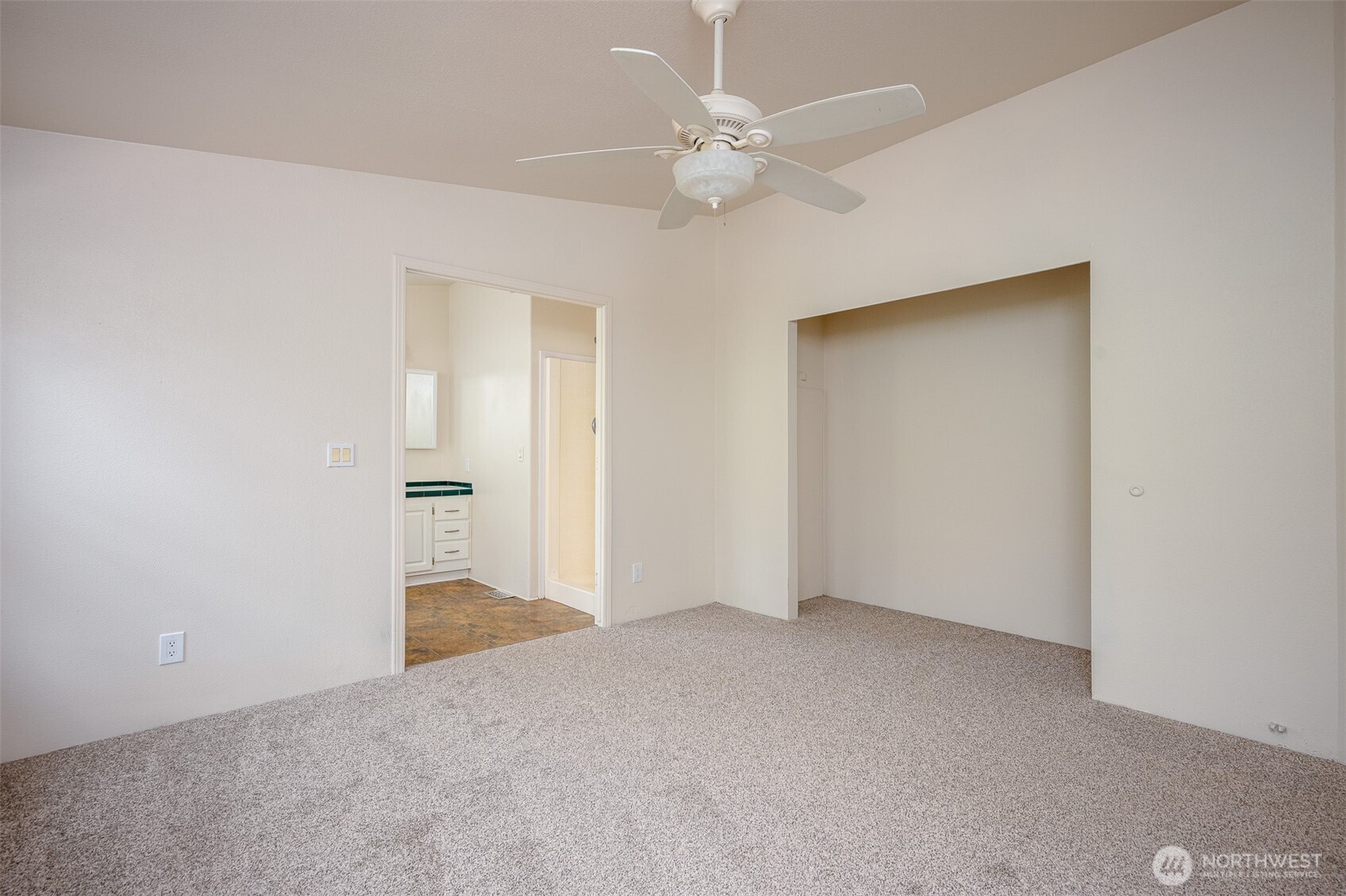 6396 Kalama River Road Kalama, WA 98625 - Photo 14 of 39 Gallery Image 14