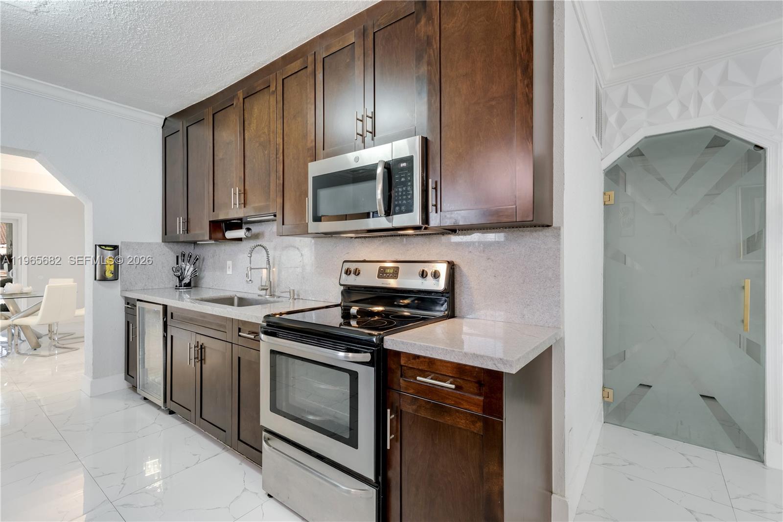 351 East 13th Street Hialeah, FL 33010 - Photo 5 of 33