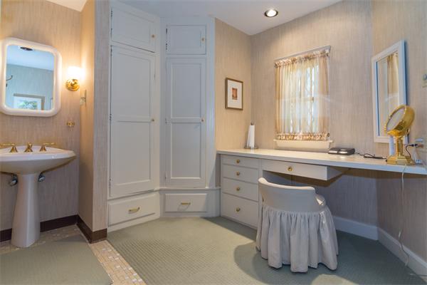 199 Collins Road Newton, MA 02468 - Photo 11 of 20 Gallery Image 11