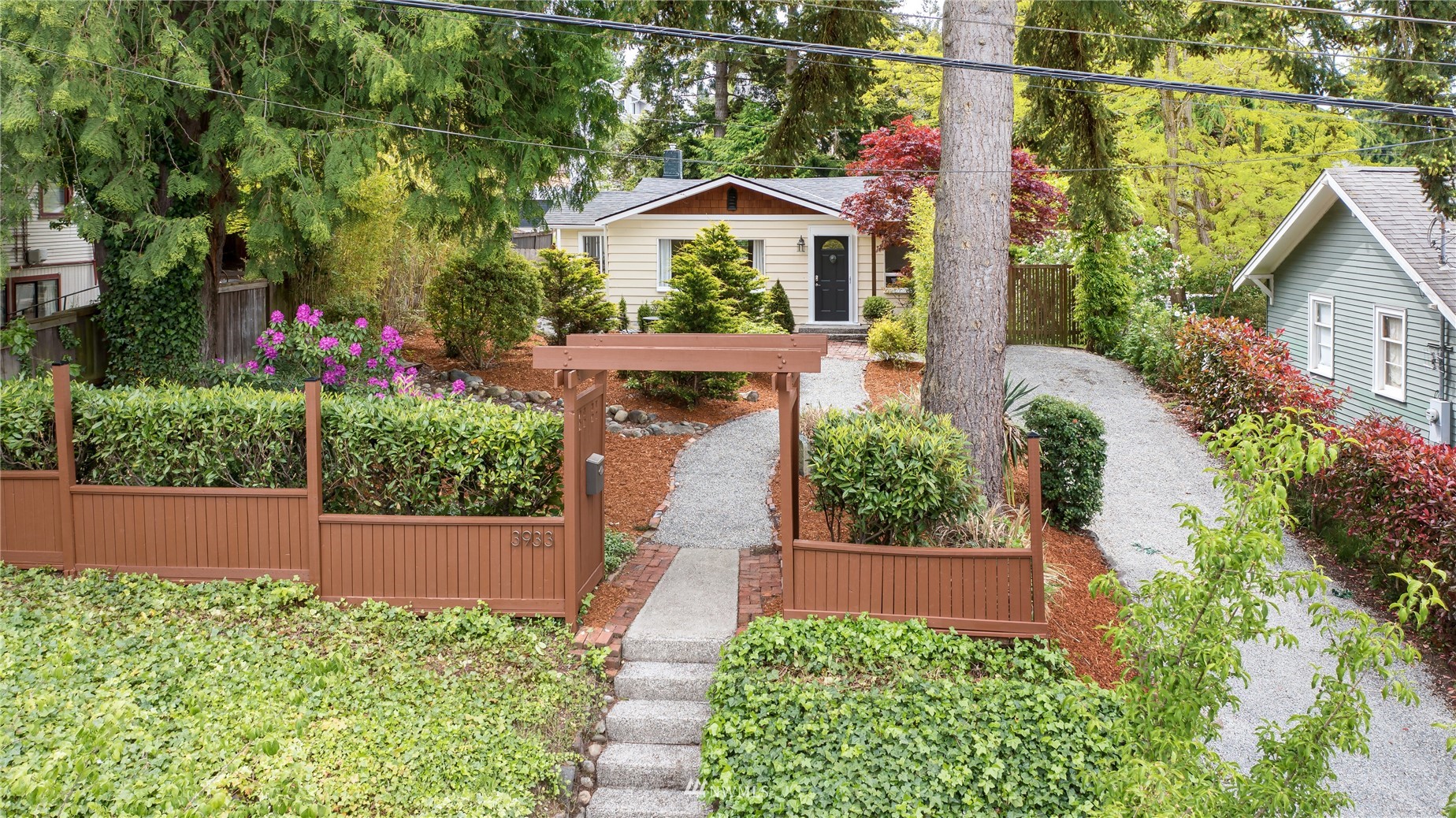 3933 Southwest Webster Street Seattle, WA 98136 - Photo 3 of 28 Gallery Image 3