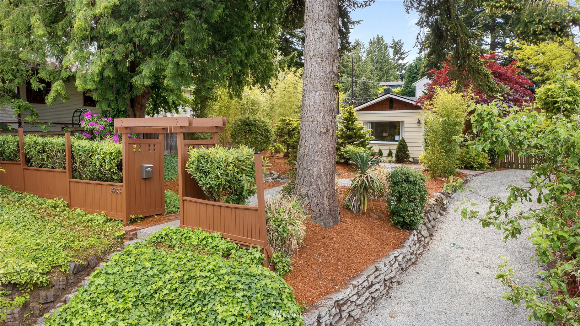 3933 Southwest Webster Street Seattle, WA 98136 - Photo 4 of 28 Gallery Image 4