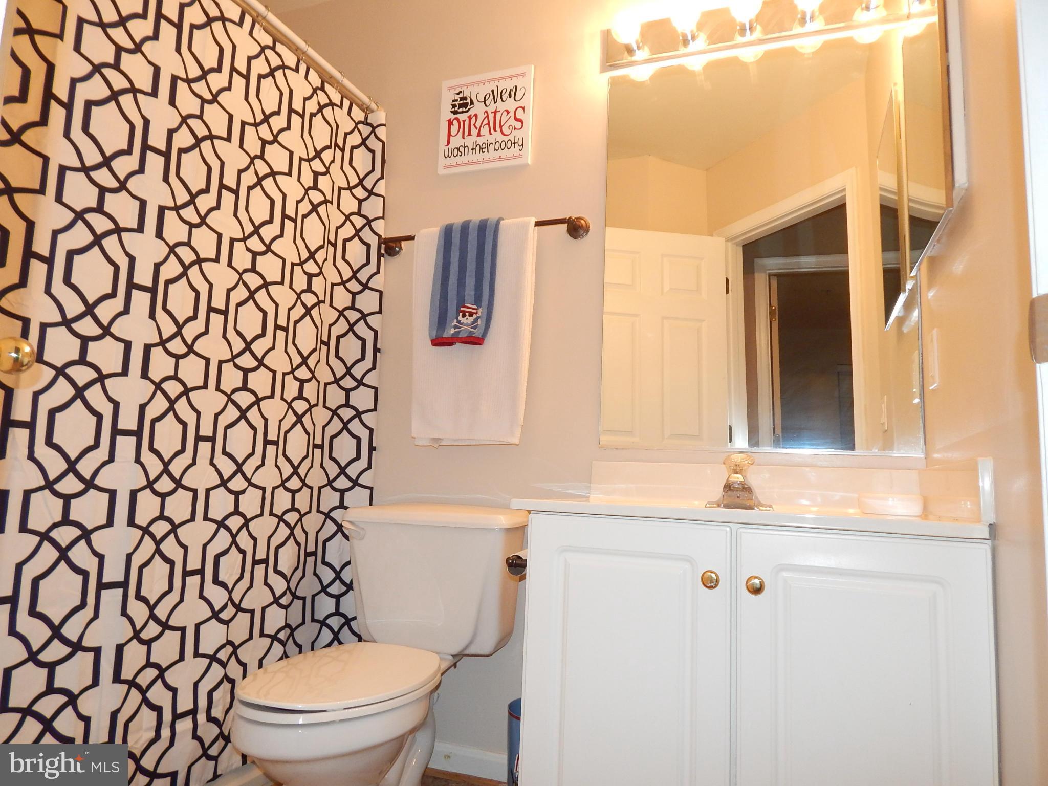 8740 Jarwood Road Baltimore, MD 21237 - Photo 14 of 29 Bath