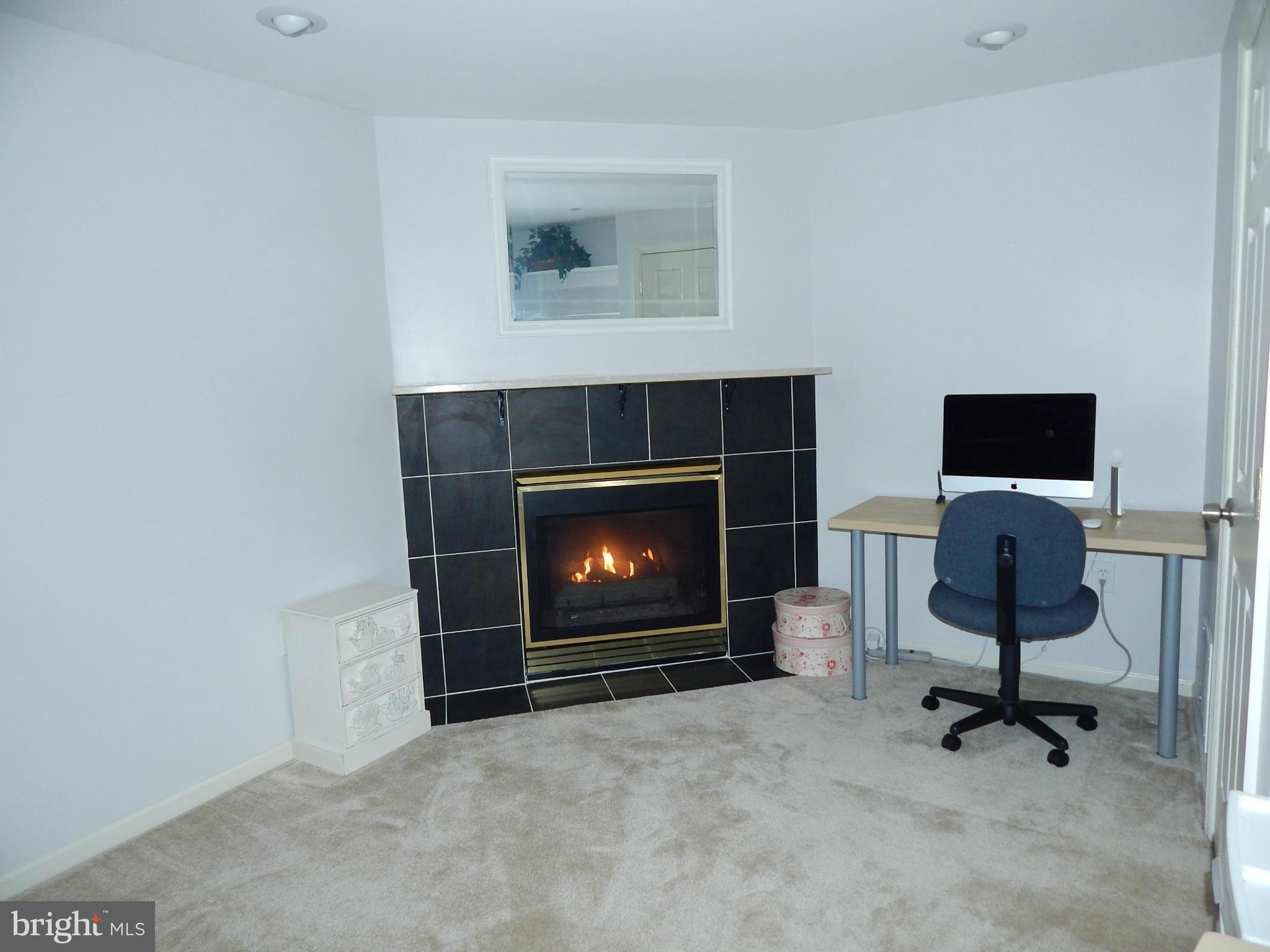 8740 Jarwood Road Baltimore, MD 21237 - Photo 22 of 29 Family Room