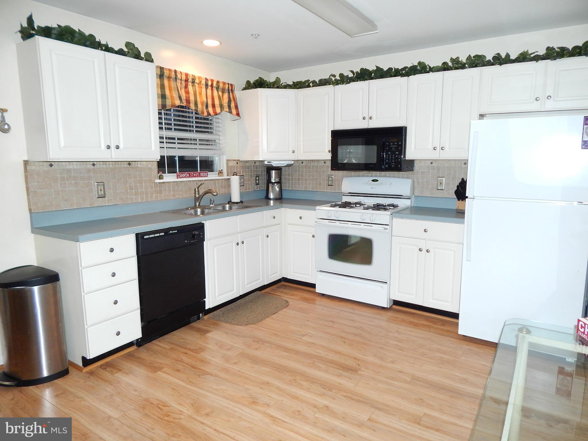 8740 Jarwood Road Baltimore, MD 21237 - Photo 4 of 29 Kitchen