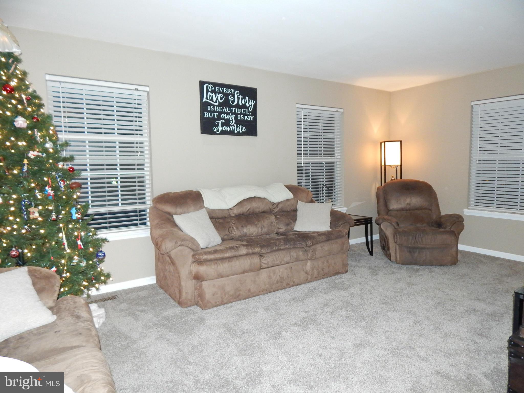 8740 Jarwood Road Baltimore, MD 21237 - Photo 7 of 29 Living Room
