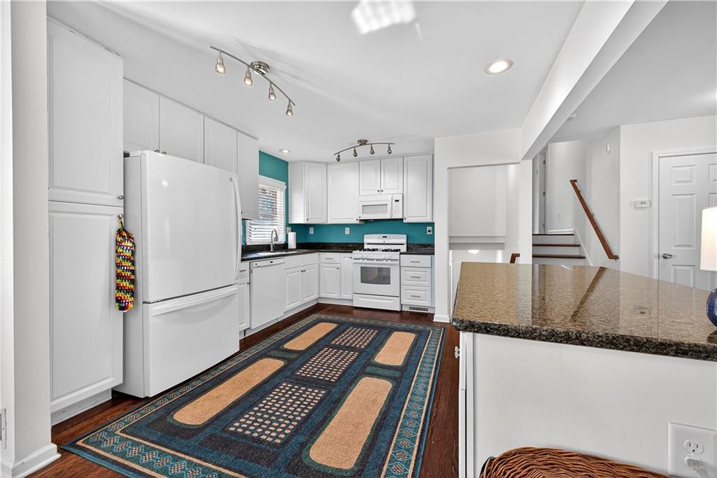 3823 Danbury Lane Decatur, GA 30032 - Photo 8 of 24