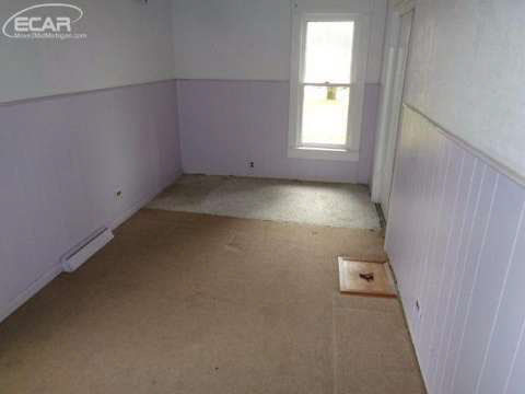 6503 North Ridge Road New Lothrop, MI 48460 - Photo 5 of 10 20456778-4.JPG