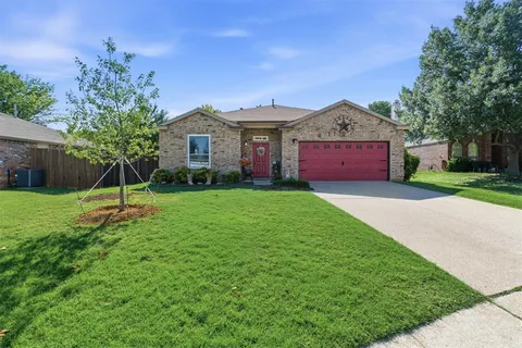 $385,000 | 7804 Seven Oaks Lane, Denton, TX 76210