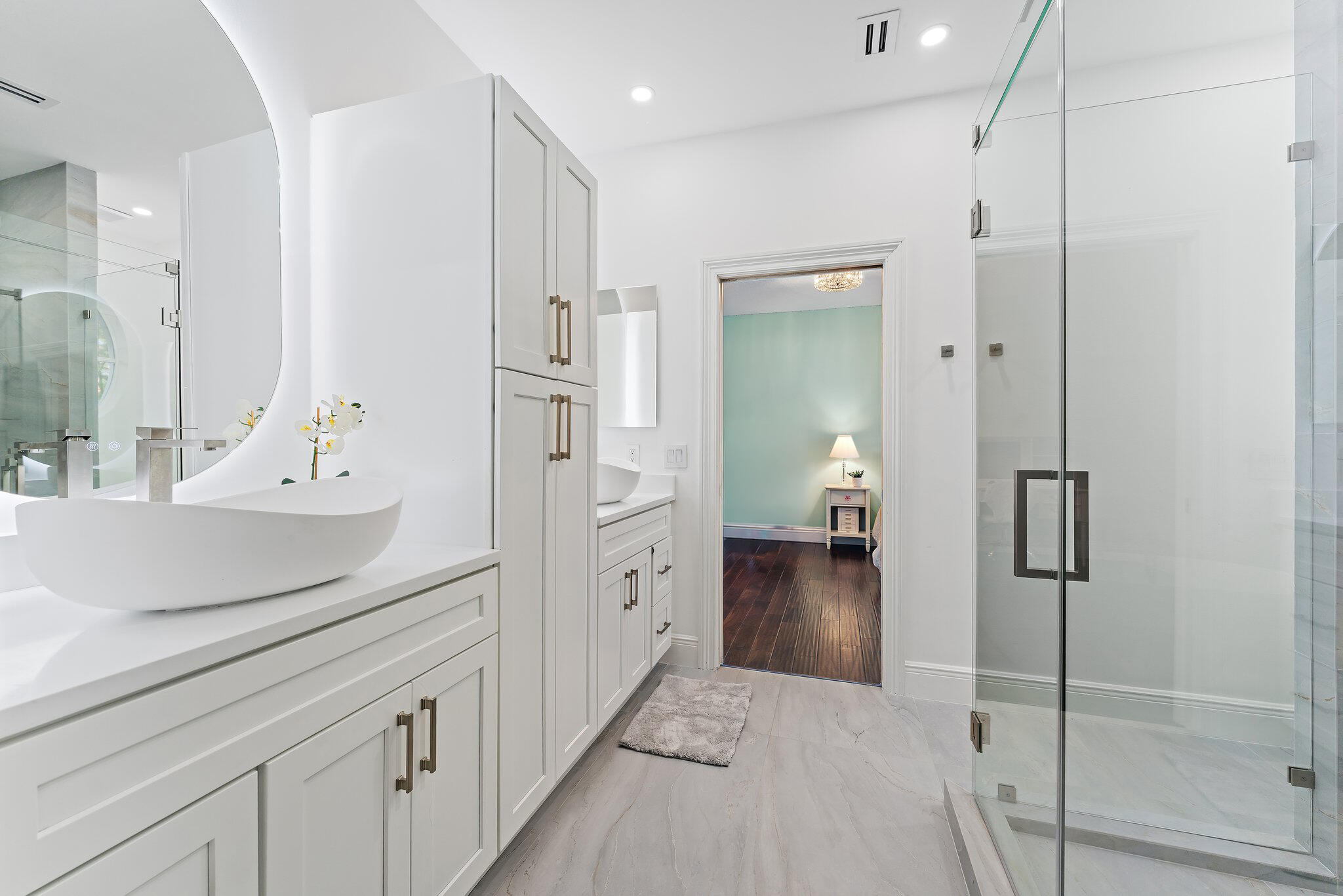 2584 Southeast Ranch Acres Circle Jupiter, FL 33478 - Photo 45 of 83 En Suite Guest Bath