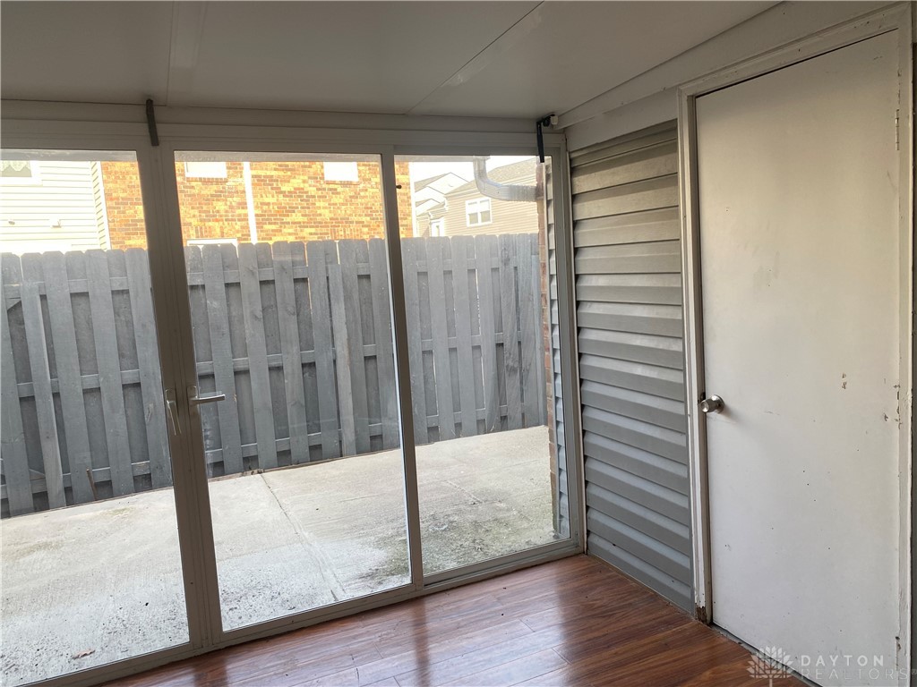 5551 Hummock Road Dayton, OH 45426 - Photo 2 of 11 encloced patio v1