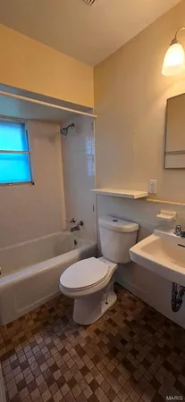 $1,490 | 1 Banbury Court, St. Louis, MO 63126