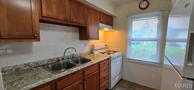 $1,600 | 1 Banbury Court, St. Louis, MO 63126