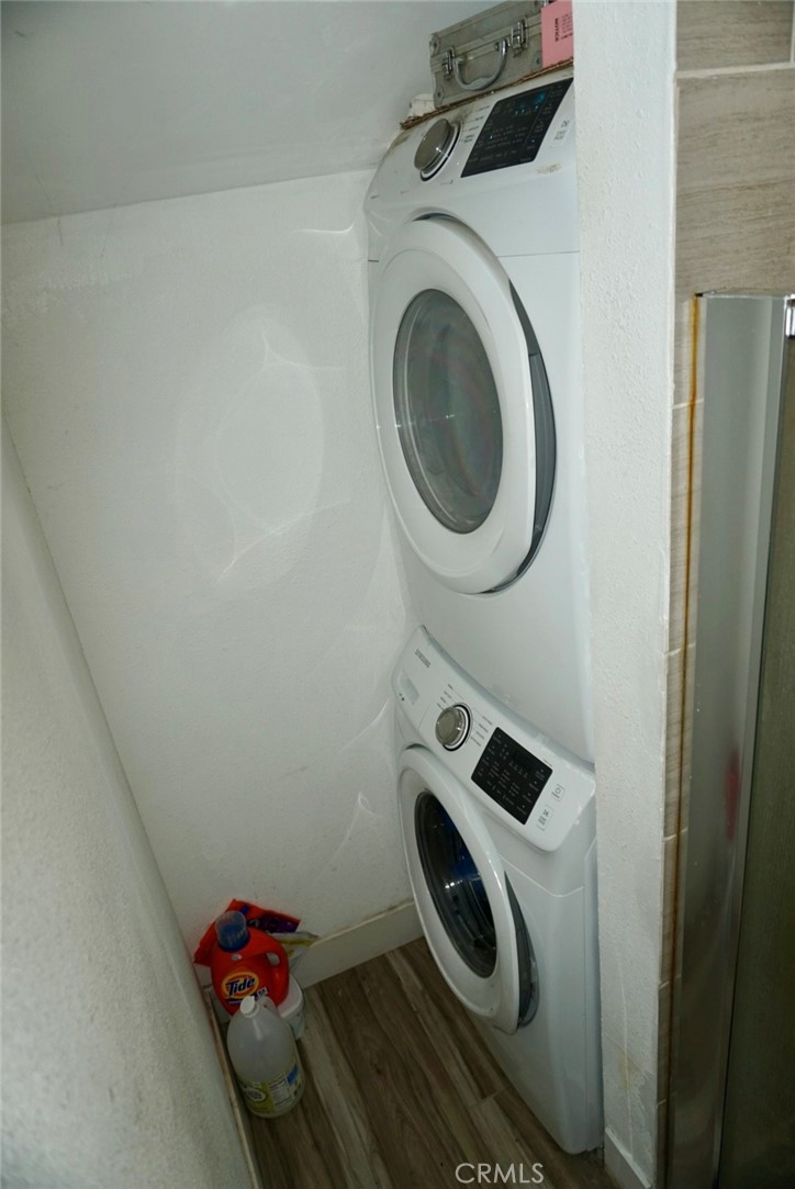 776 Atchison Street Colton, CA 92324 - Photo 16 of 17 Laundry