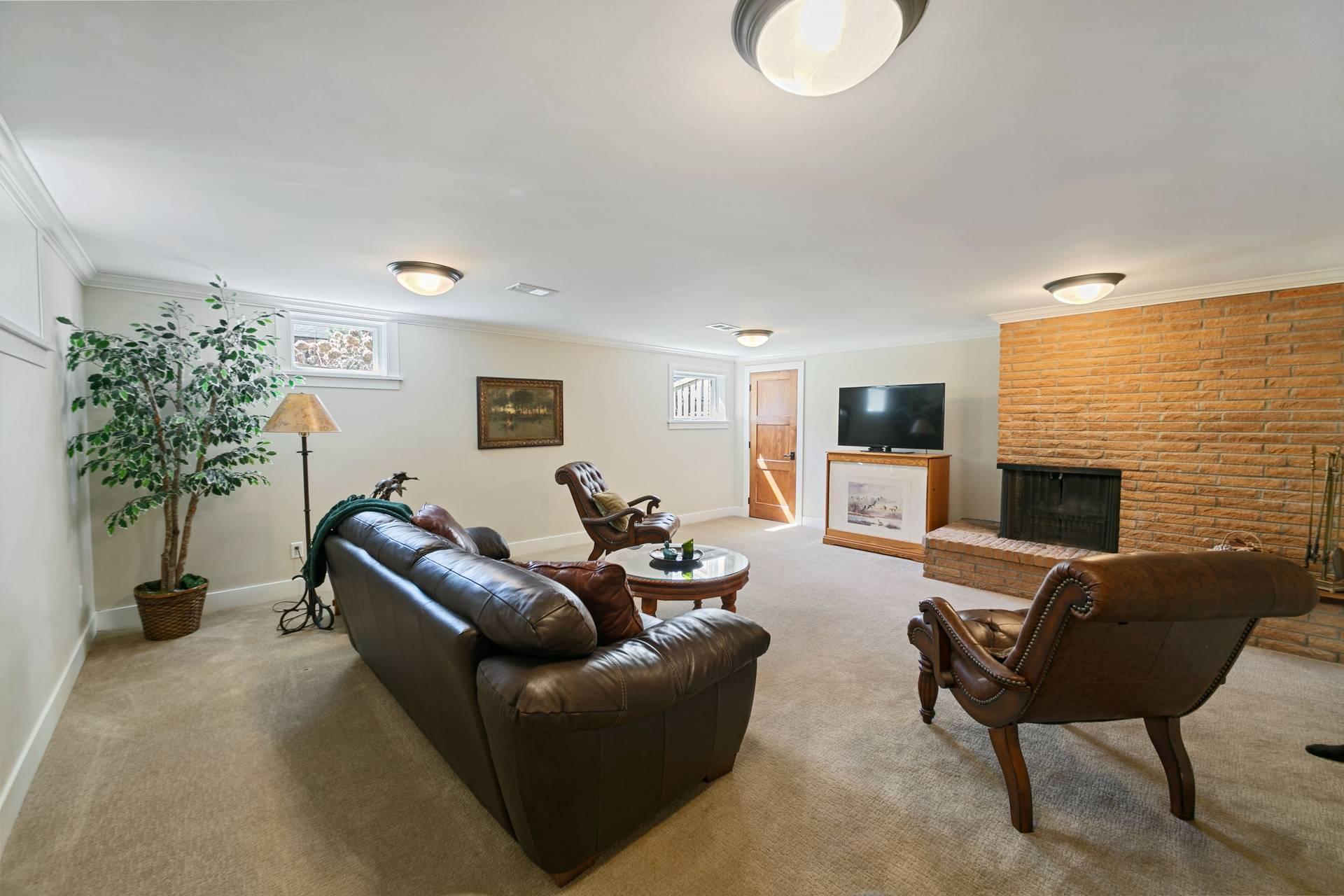 220 Glenbrook Road North Wayzata, MN 55391 - Photo 17 of 33