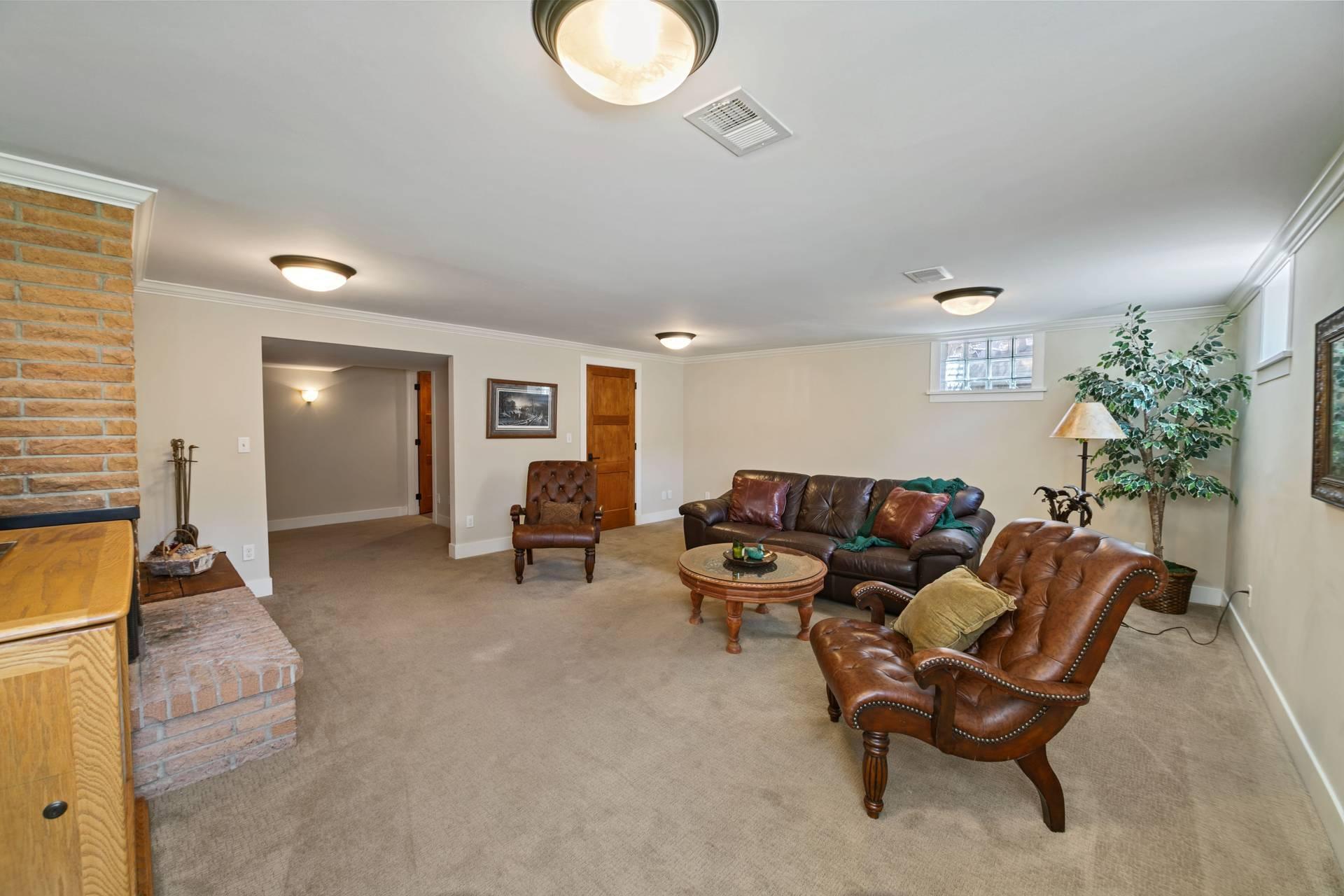 220 Glenbrook Road North Wayzata, MN 55391 - Photo 18 of 33