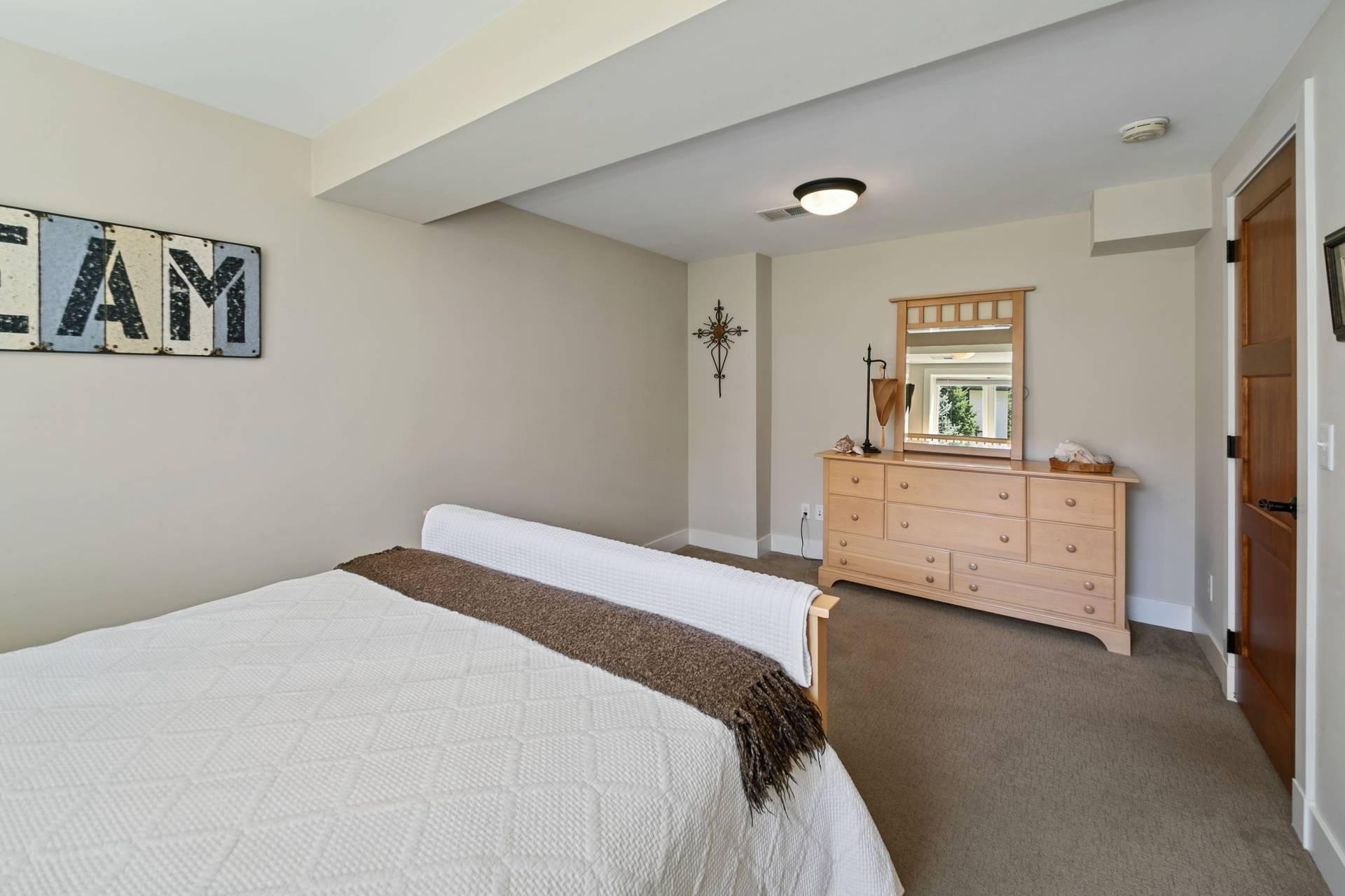 220 Glenbrook Road North Wayzata, MN 55391 - Photo 21 of 33