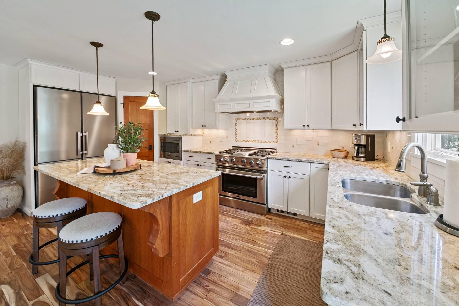 220 Glenbrook Road North Wayzata, MN 55391 - Photo 9 of 33