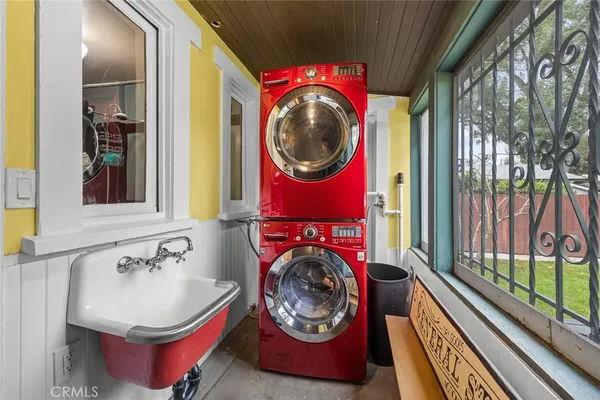 $1,800,000 | 577 North Chester Avenue, Pasadena, CA 91106