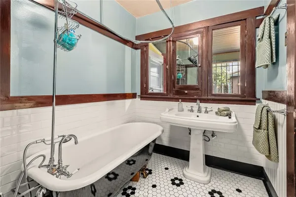 $1,800,000 | 577 North Chester Avenue, Pasadena, CA 91106