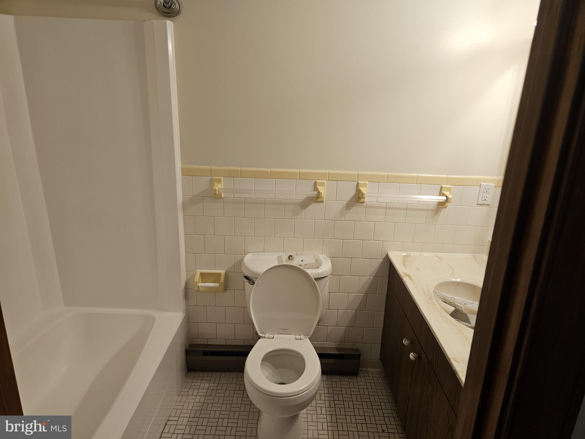 7015 Woodbine Road Woodbine, MD 21797 - Photo 51 of 60 2nd floor Apartment Bathroom