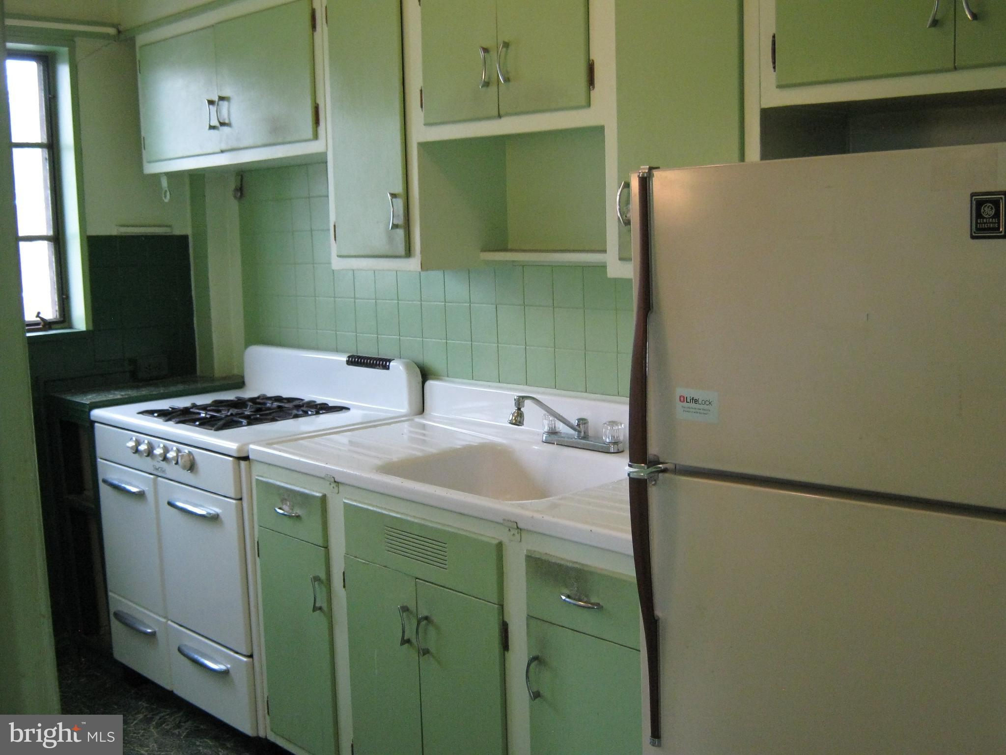1141 Wedgewood Road Baltimore, MD 21229 - Photo 14 of 29