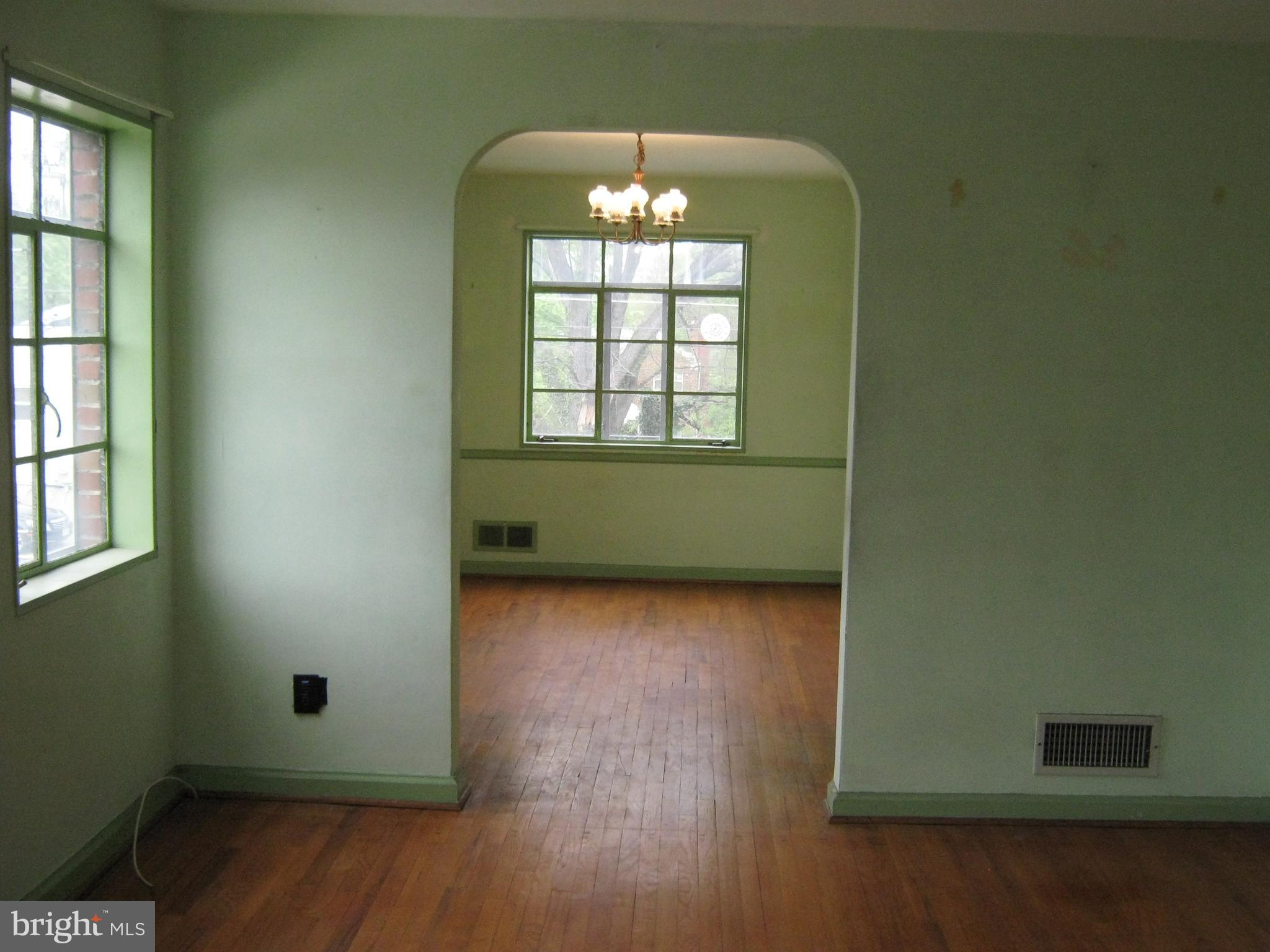 1141 Wedgewood Road Baltimore, MD 21229 - Photo 5 of 29 View from living room to dining room