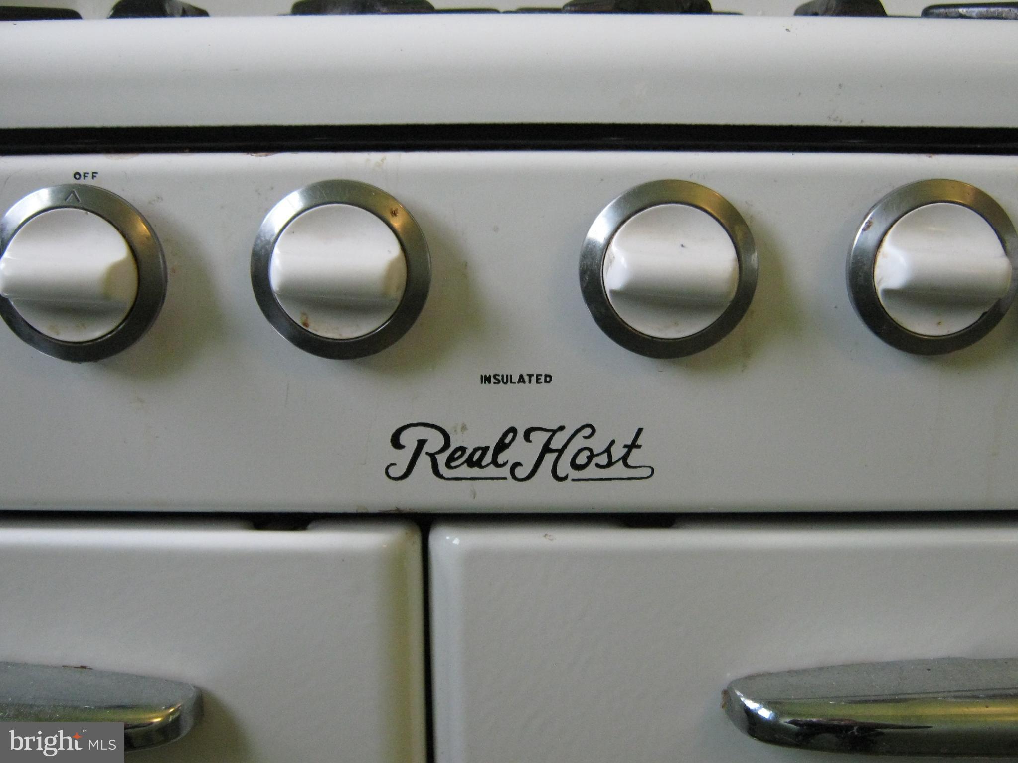1141 Wedgewood Road Baltimore, MD 21229 - Photo 9 of 29 Very cool period oven/range