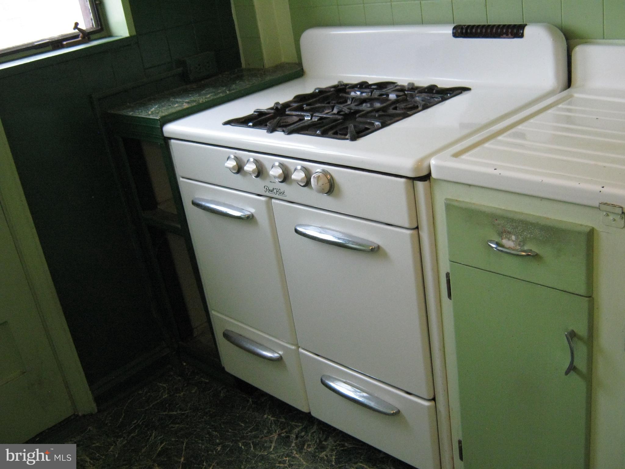 1141 Wedgewood Road Baltimore, MD 21229 - Photo 10 of 29