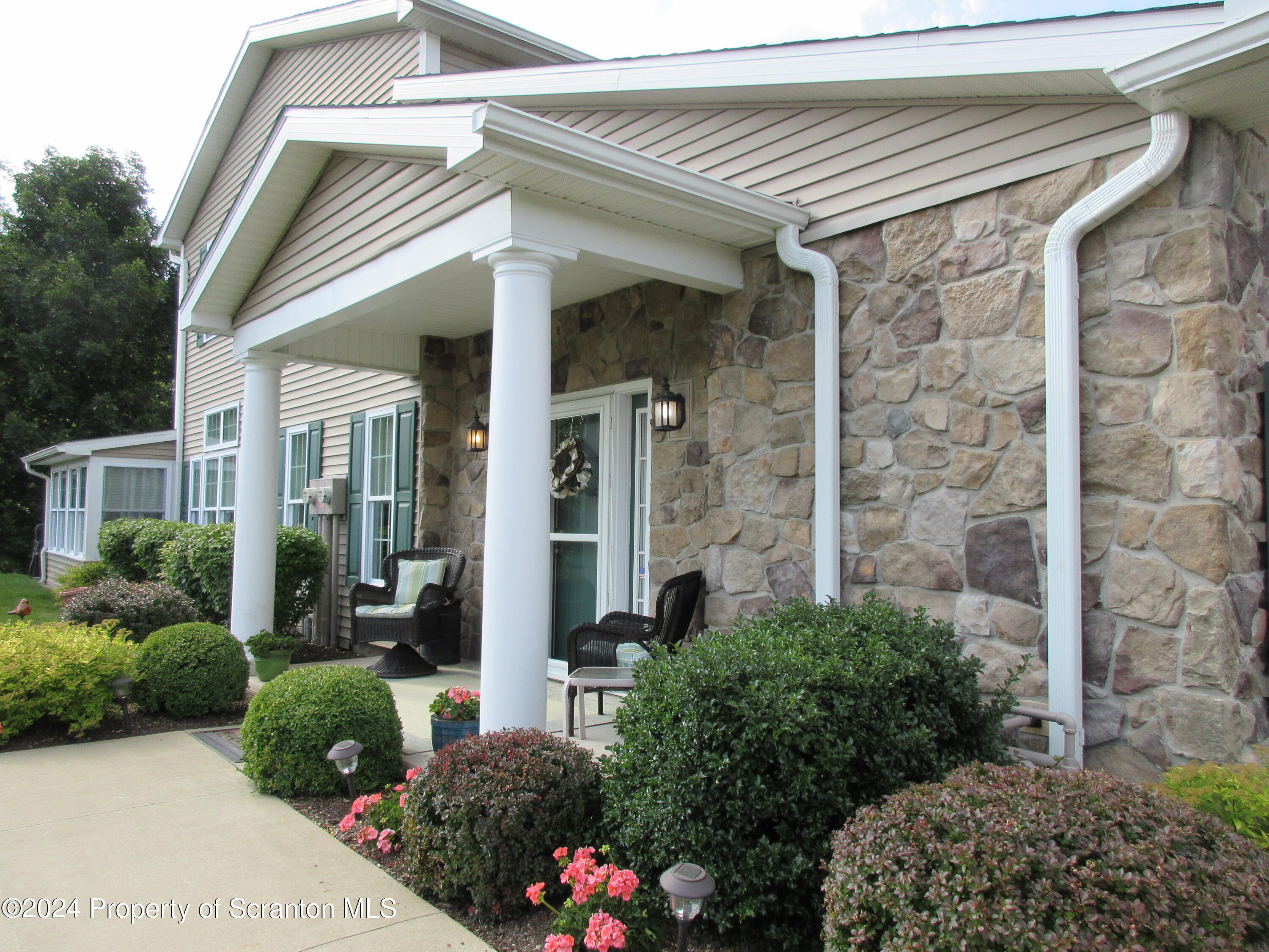 111 Wyndham Road, Unit 111 Clarks Summit, PA 18411 - Photo 2 of 37 Gallery Image 2