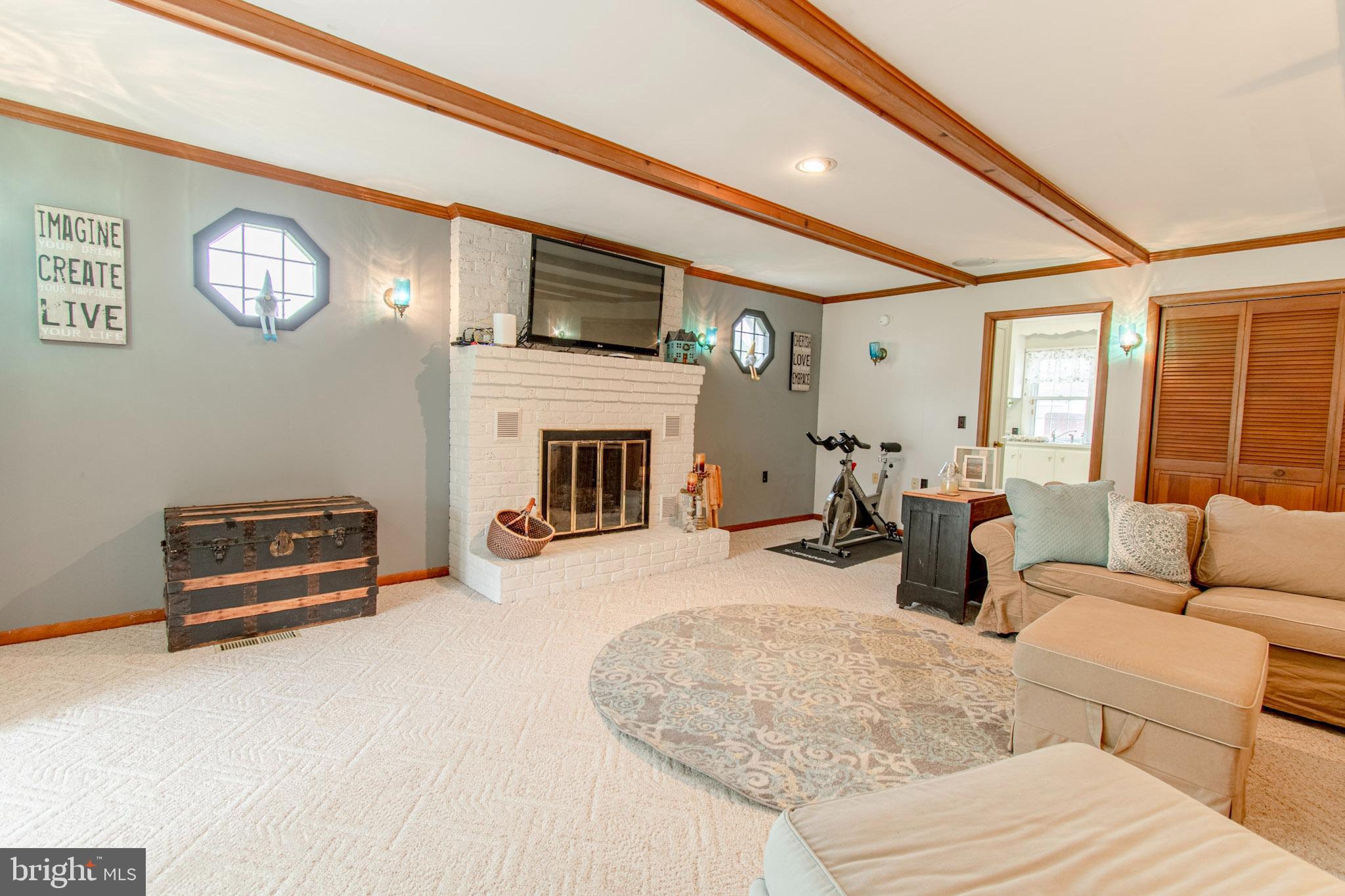 2 Nanticoke Road Cambridge, MD 21613 - Photo 21 of 37 Cozy living space with charming details.