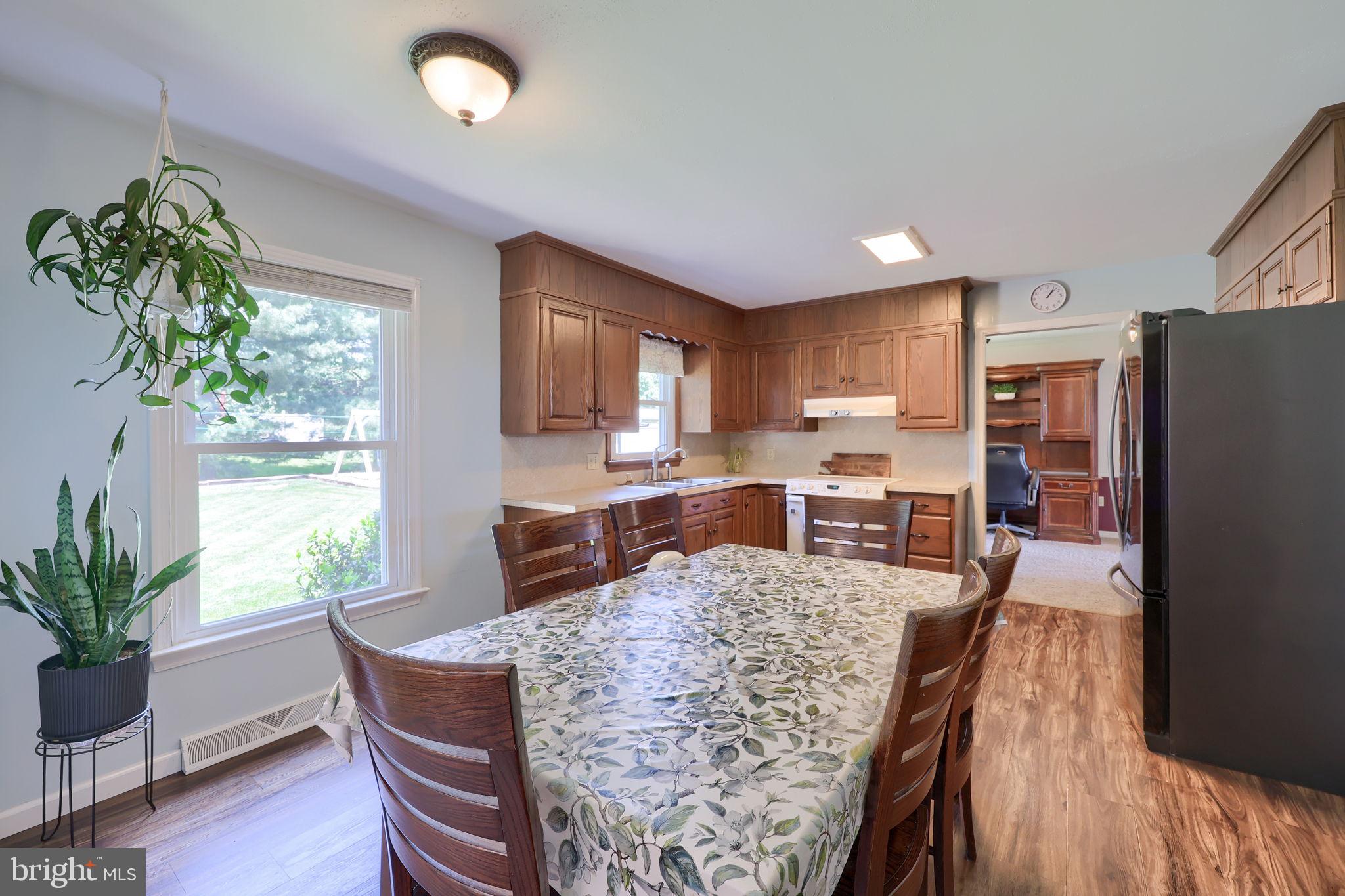 219 Tobacco Road Ephrata, PA 17522 - Photo 5 of 52