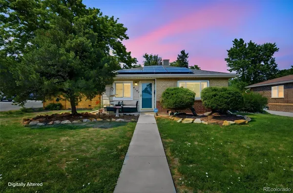 $500,000 | 8187 West 17th Avenue, Lakewood, CO 80214
