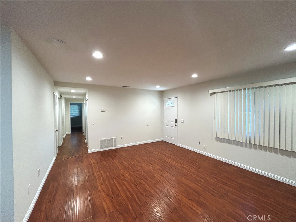 1326 Wheaton Way Riverside, CA 92507 - Photo 4 of 16 Living Room and Hallway