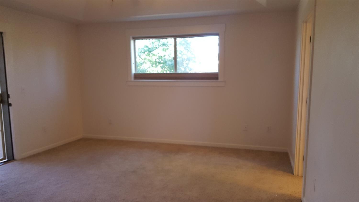 1144 Highlands Drive Eagle Point, OR 97524 - Photo 21 of 35 Master Bedroom