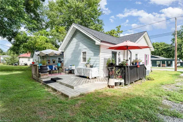 $150,000 | 207 Harris Street, Thomasville, NC 27360