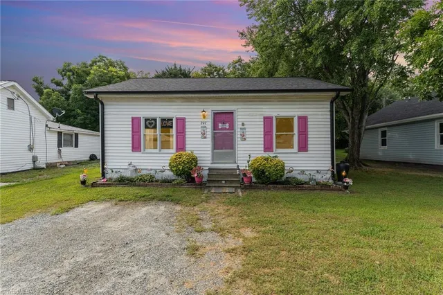 $150,000 | 207 Harris Street, Thomasville, NC 27360