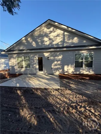 $2,350 | 7 Helmken Street, Savannah, GA 31404