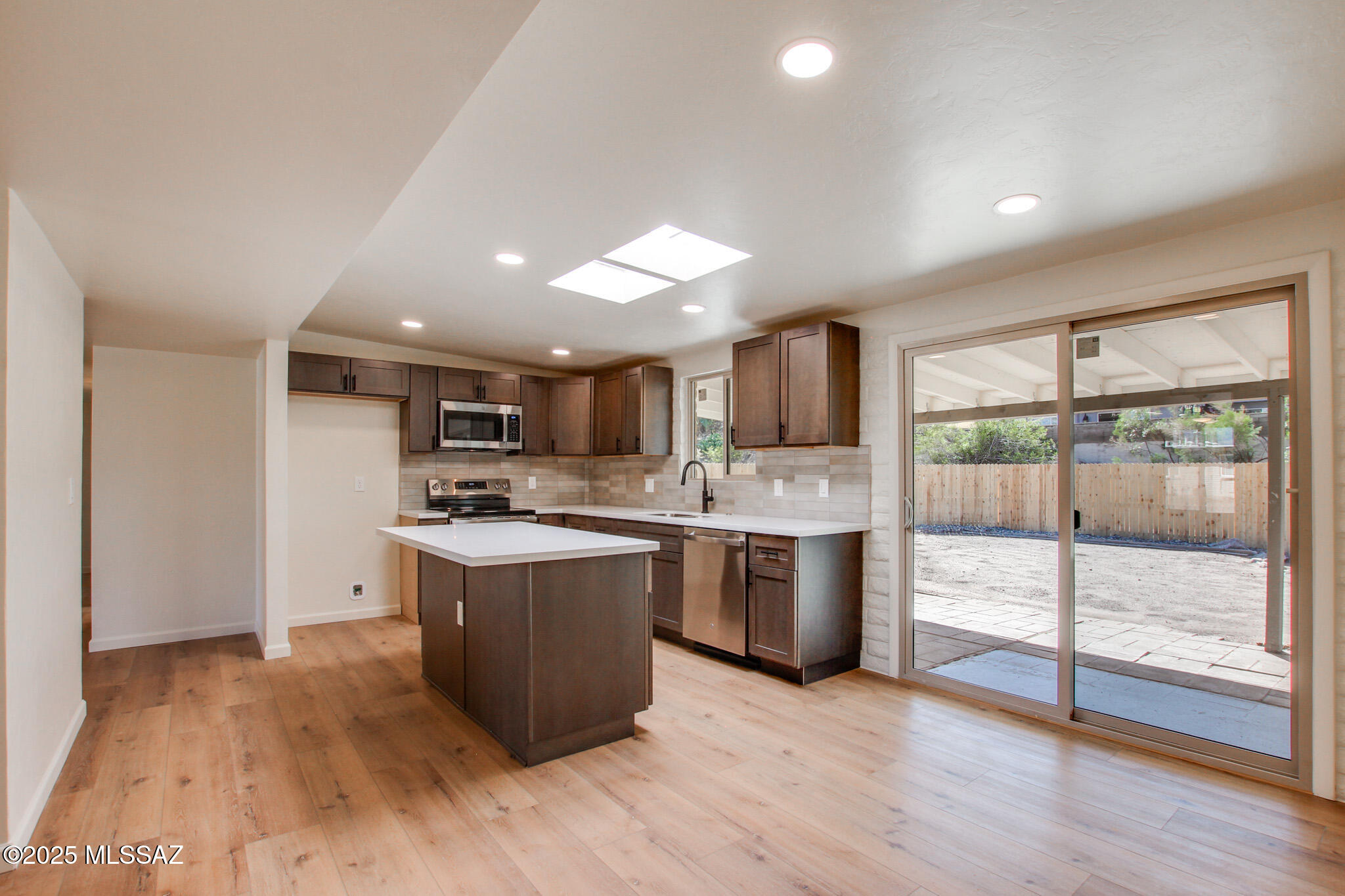 8418 East Rolling Ridge Street Tucson, AZ 85710 - Photo 6 of 30 Gallery Image 6