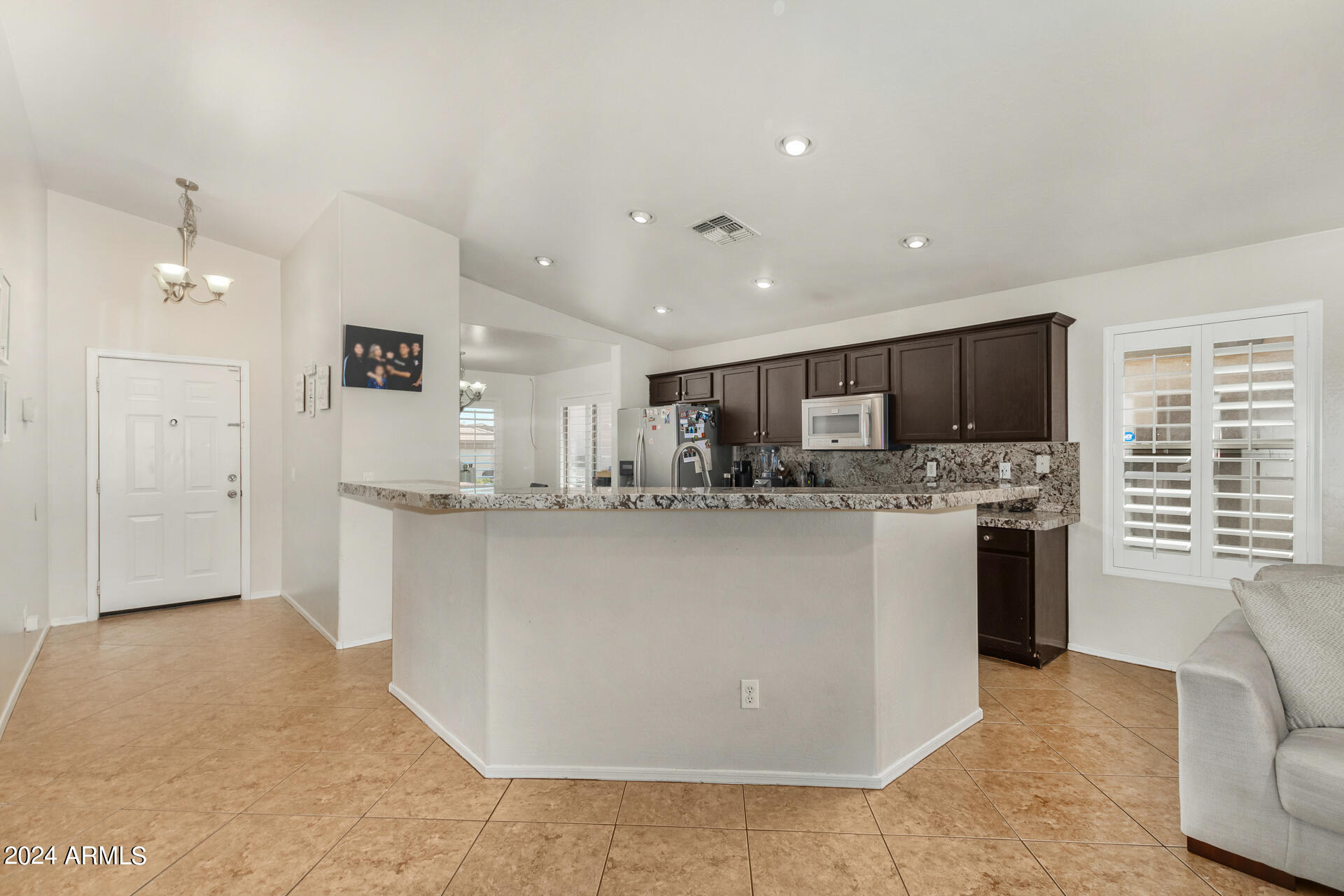 2413 West Carson Road Phoenix, AZ 85041 - Photo 13 of 37 11 - Carson