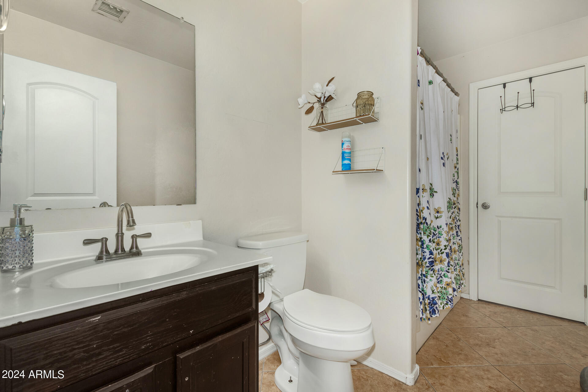 2413 West Carson Road Phoenix, AZ 85041 - Photo 29 of 37 19 - Carson