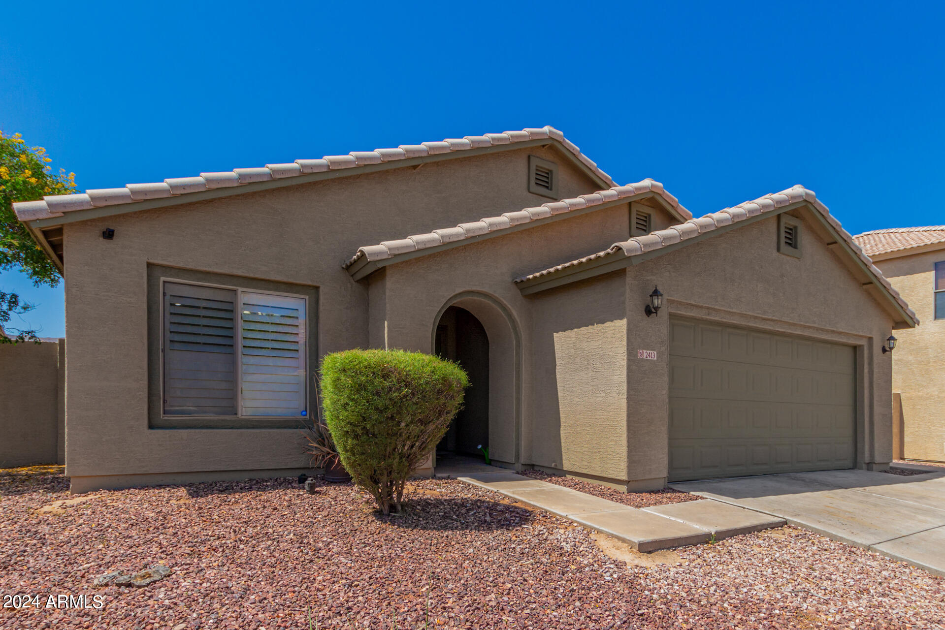2413 West Carson Road Phoenix, AZ 85041 - Photo 4 of 37 04 - Carson