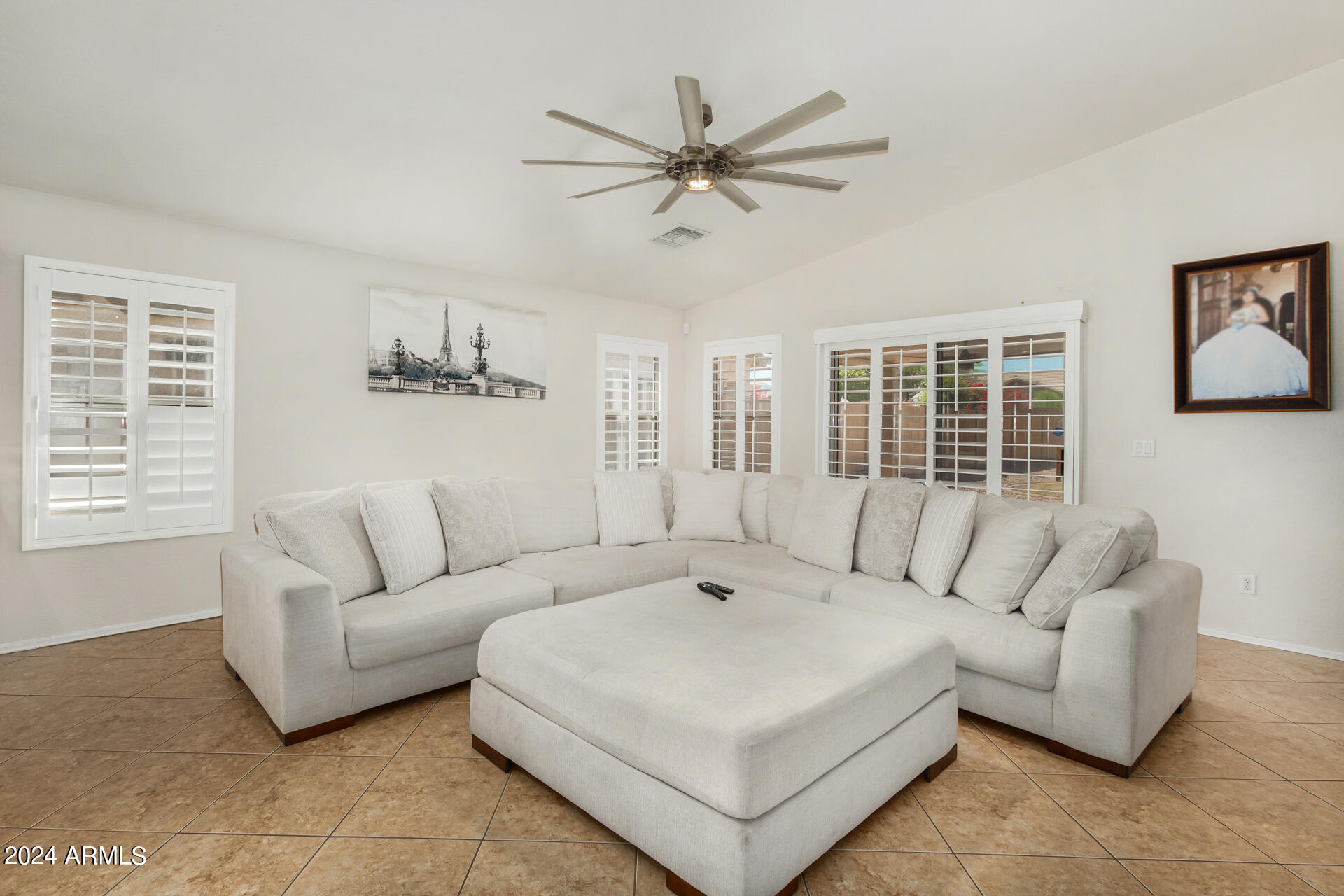 2413 West Carson Road Phoenix, AZ 85041 - Photo 8 of 37 08 - Carson