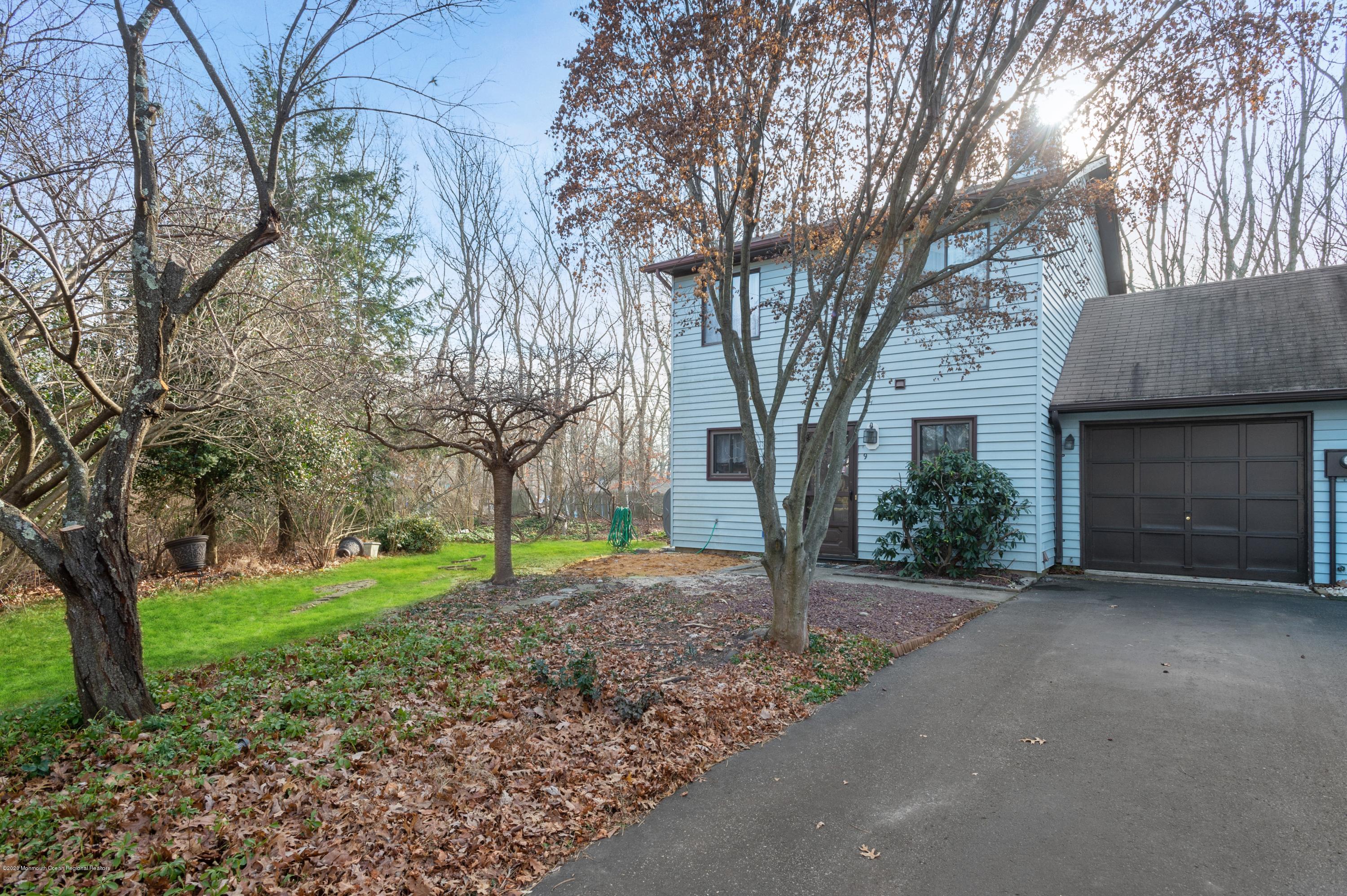 9 Robin Road Howell, NJ 07731 - Photo 2 of 20 02_9RobinRd_300_FrontView_HiRes