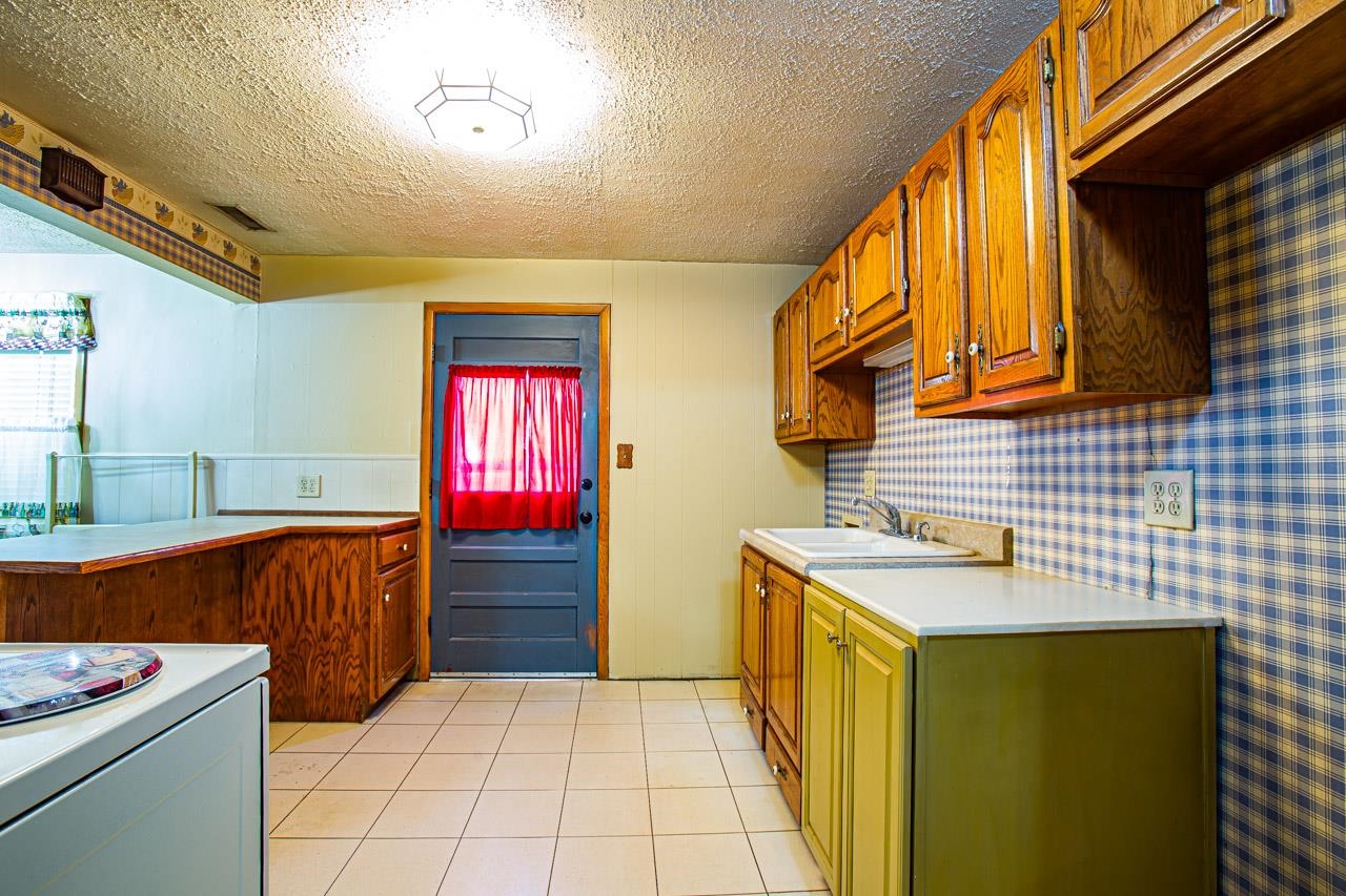 4650 South Sycamore Street Wichita, KS 67217 - Photo 7 of 22