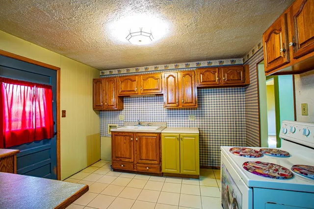 $115,500 | 4650 South Sycamore Street, Wichita, KS 67217