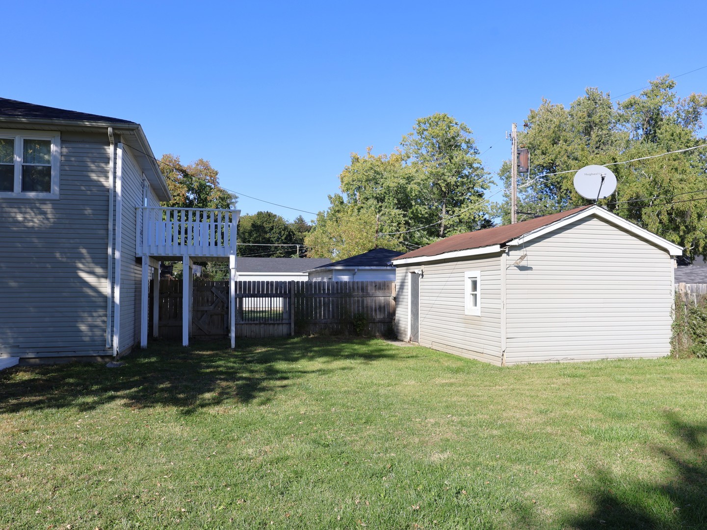 917 North Linden Avenue Waukegan, IL 60085 - Photo 13 of 14 a view of a back yard of the house