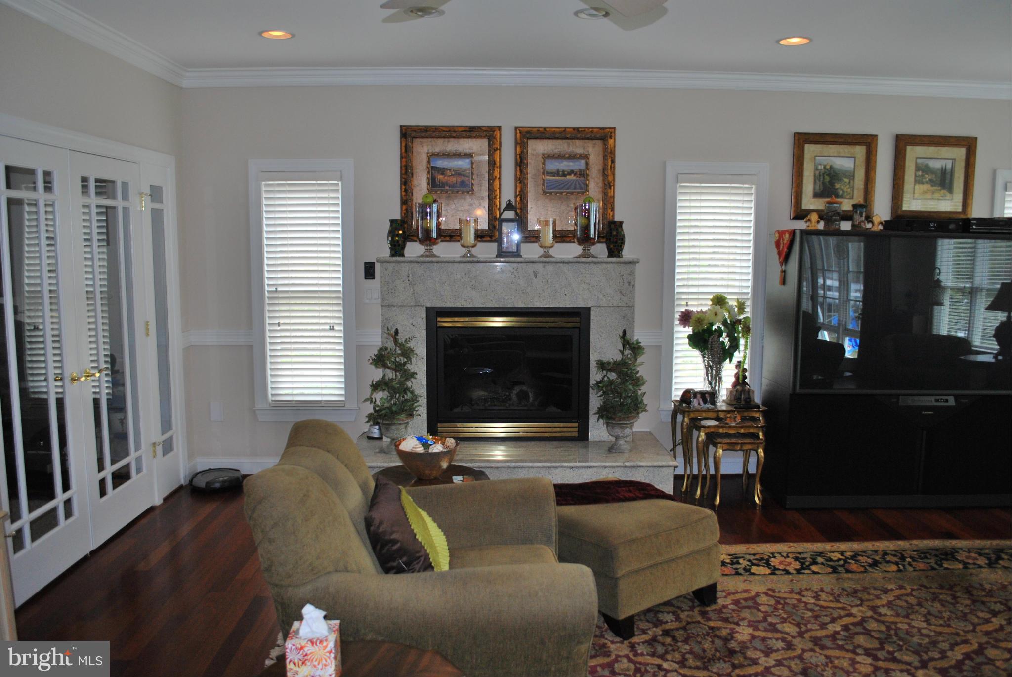 306 Riverside Road Edgewater, MD 21037 - Photo 24 of 30 Living Room